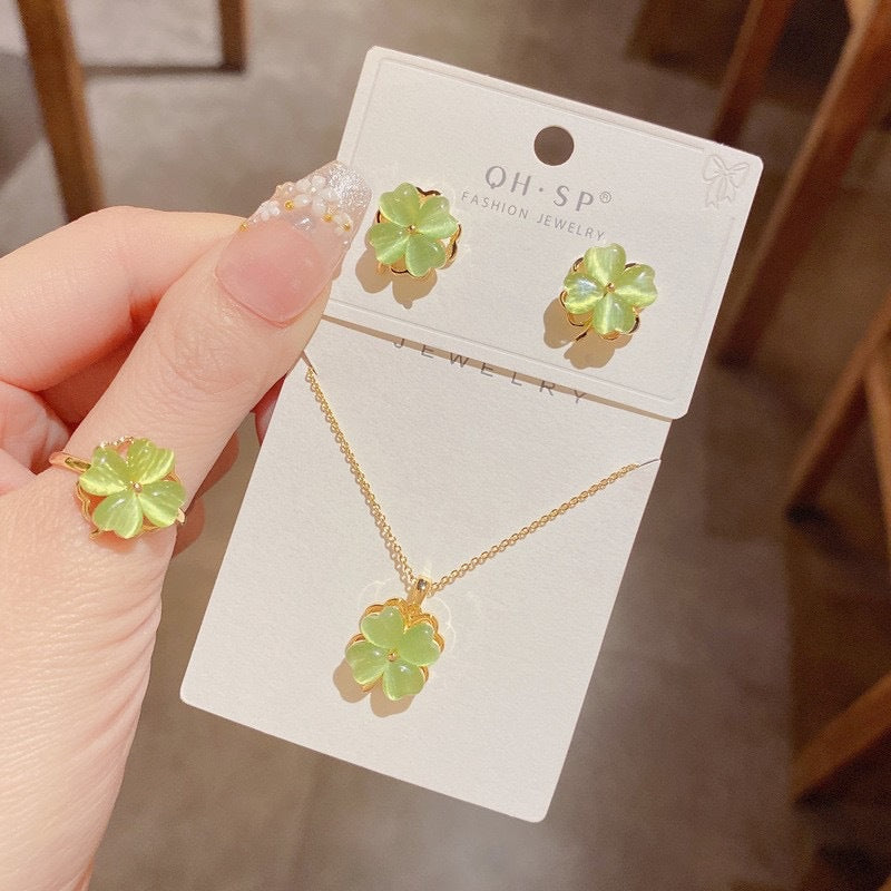 Women's Opal Clover Fashionable Classic Elegant Light Luxury Simplicity Jewelry Set