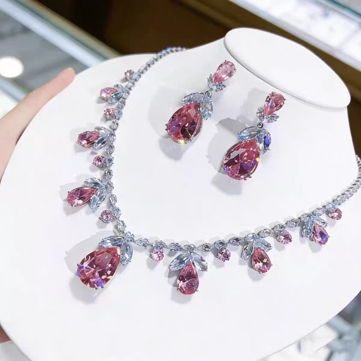Women's Drops Leaves Suite High Sense Formal Jewelry Set