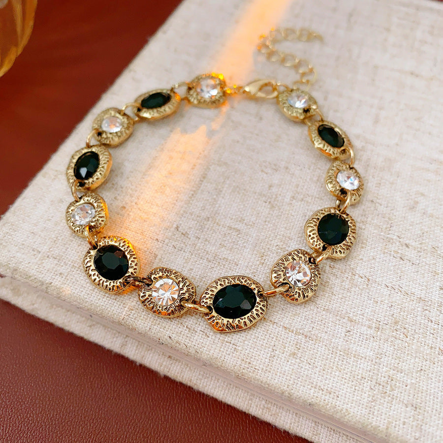 Women's Vintage Court Style Clavicle Chain Light Jewelry Set