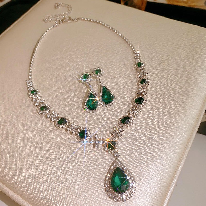 Women's Ear Light Luxury Minority Palace Style Clavicle Chain Vintage Court Jewelry Set