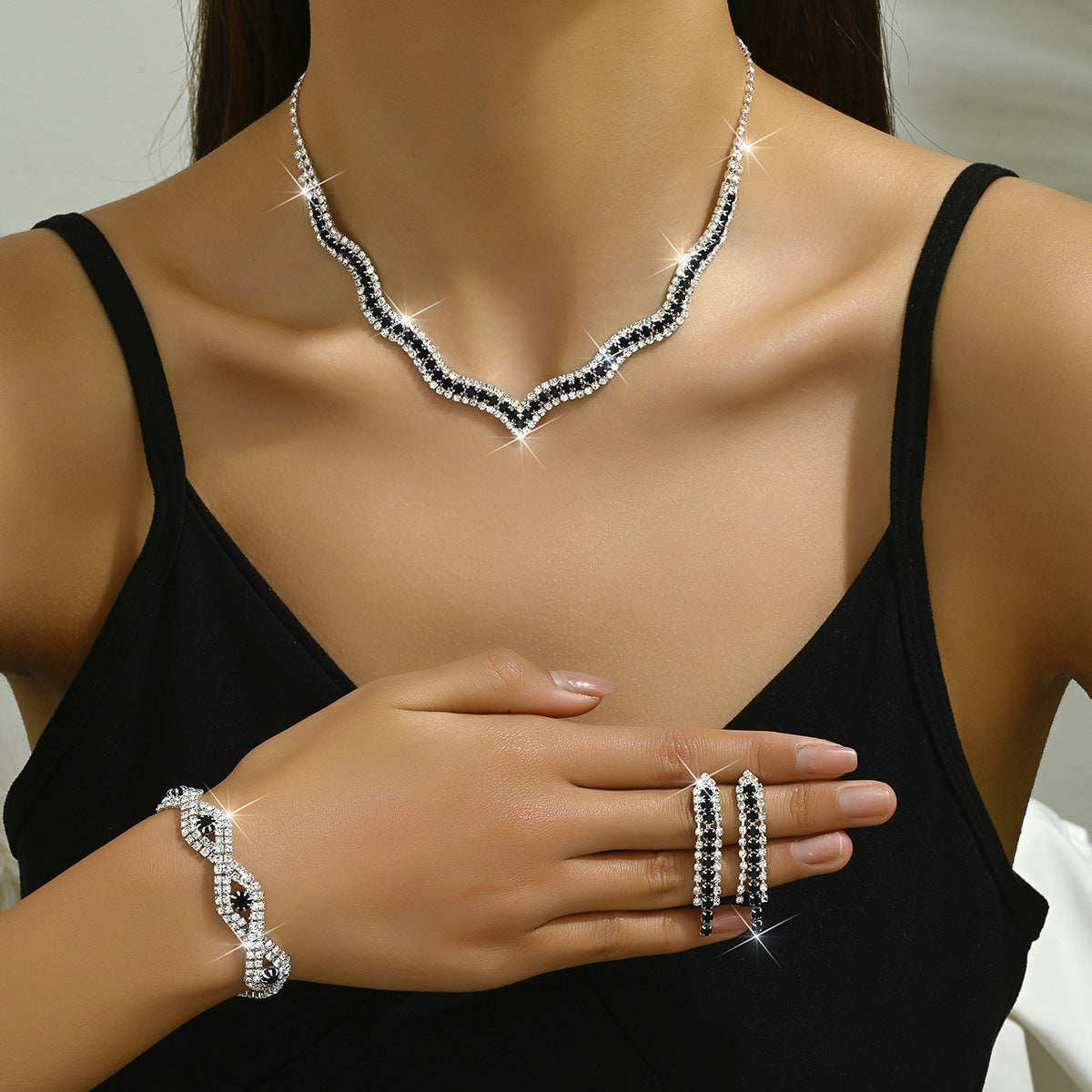Women's Exquisite Claw Chain Rhinestone Clavicle Dinner Jewelry Set