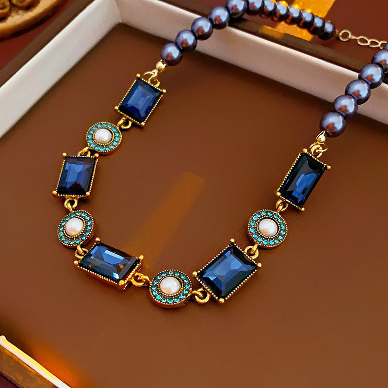 Women's Vintage Court Style Clavicle Chain Light Jewelry Set
