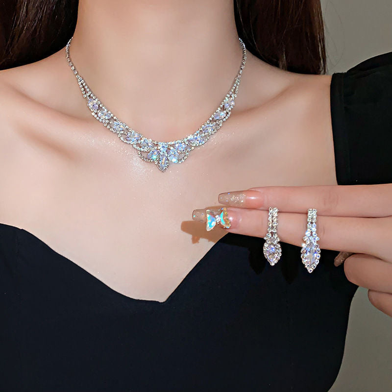 Women's Ear Light Luxury Minority Palace Style Clavicle Chain Vintage Court Jewelry Set
